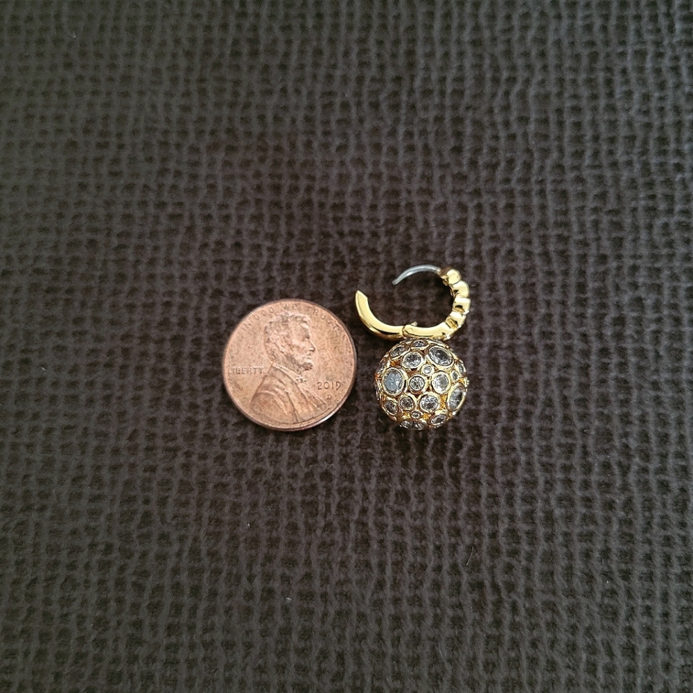 Kate Spade♠️ "On The Dot" Sphere🌎 Huggie🤗 Hoop Earrings - Picture 7 of 16